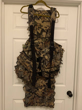 Load image into Gallery viewer, Mossy Oak Forest Floor Leafy Vest