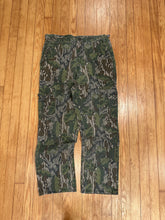 Load image into Gallery viewer, Vintage Mossy Oak Full Foliage Camo Pants (L) 🇺🇸