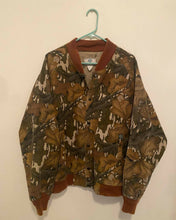 Load image into Gallery viewer, Original Mossy Oak Fall Foliage Bomber Jacket. Size L. Great shape