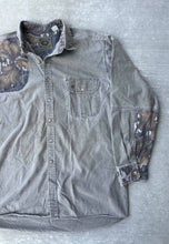 Load image into Gallery viewer, Mossy Oak Fall Foliage Companions Button Down (L) 🇺🇸
