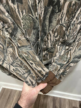 Load image into Gallery viewer, Vintage Mossy Oak Archers Jacket Treestand Pattern Size M