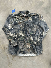 Load image into Gallery viewer, Vintage Mossy Oak Breakup Button Up (XL)