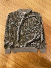 Load image into Gallery viewer, Vintage Whitewater Outdoors Mossy Oak Treestand Sweater (S)