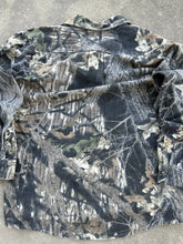 Load image into Gallery viewer, Vintage Mossy Oak Break Up Gen 1 Buttom Up ( L)
