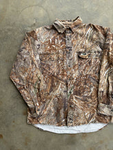 Load image into Gallery viewer, Mossy Oak Duckblind Chamois Button Up Shirt (L)