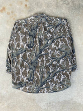 Load image into Gallery viewer, Vintage Mossy Oak Tree Stand Camo Chamois Button Up Shirt (XL)🇺🇸