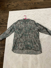 Load image into Gallery viewer, Mossy Oak Greenleaf Shirt (XL) 🇺🇸