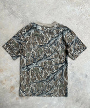 Load image into Gallery viewer, 90’s Mossy Oak Treestand Camo Henley (M) 🇺🇸