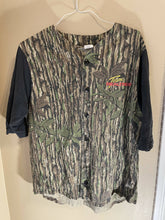 Load image into Gallery viewer, Team Realtree Baseball Jersey (L)🇺🇸