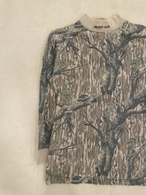 Load image into Gallery viewer, Vintage Mossy Oak Treestand Camo Turtleneck Longsleeve