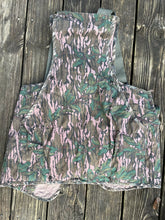 Load image into Gallery viewer, Mossy Oak Greenleaf Strap Vest (XL/XXL) 🇺🇸