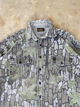 Load image into Gallery viewer, Vintage Distressed Trebark Greenleaf Chamois Button Up (L) 🇺🇸