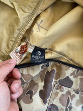 Load image into Gallery viewer, Vintage Columbia Goretex Jacket (L)
