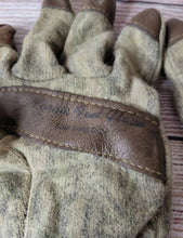 Load image into Gallery viewer, Vintage Boss Morris Feel Camo Wool Shooting Hunting Gloves Sz Xl Nylon Leather