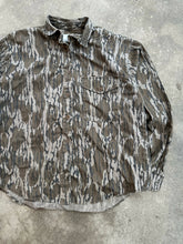 Load image into Gallery viewer, Vintage Mossy Oak Bottomland Women’s Button Up (L)
