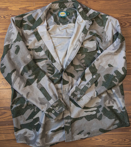 Cabelas Camo button Down size L and Tall