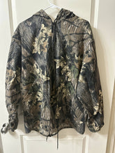 Load image into Gallery viewer, 90’s Vintage Mossy Oak Hooded Pullover (XL)