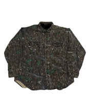 Load image into Gallery viewer, Vintage 90s Hide ‘n Tree Camo Hunting Shirt (XL)🇺🇸