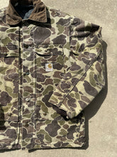 Load image into Gallery viewer, Vintage Carhartt Duck Camo Jacket (M)