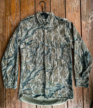 Load image into Gallery viewer, Mossy Oak Treestand Button Up Shirt (M) 🇺🇸