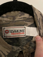 Load image into Gallery viewer, Vintage Simmons Mossy Oak Treestand Button up L