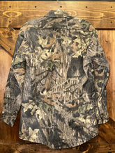 Load image into Gallery viewer, Mossy Oak Breakup LS Button Up