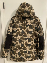 Load image into Gallery viewer, Womens Carhartt Camo Parka (S)