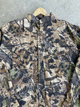 Load image into Gallery viewer, Vintage Mossy Oak Forest Floor Button Up (XL)