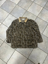 Load image into Gallery viewer, Original mossy oak bottomland corduroy neck jacket XL