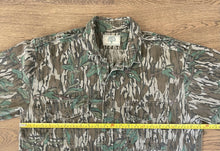 Load image into Gallery viewer, Original Mossy Oak Greenleaf Button Down Shirt (L)🇺🇸