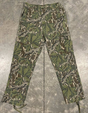 Load image into Gallery viewer, Mossy Oak Full Foliage Pants (34x30)