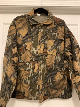 Load image into Gallery viewer, Mossy Oak Full Foliage 3 Pocket Shirt